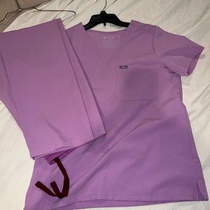 Figs set. One pocket scrub top and basic scrub pants.